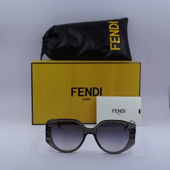 Fendi FE40083U 20B Butterfly Sunglasses - Grey - Picture 2 of 9